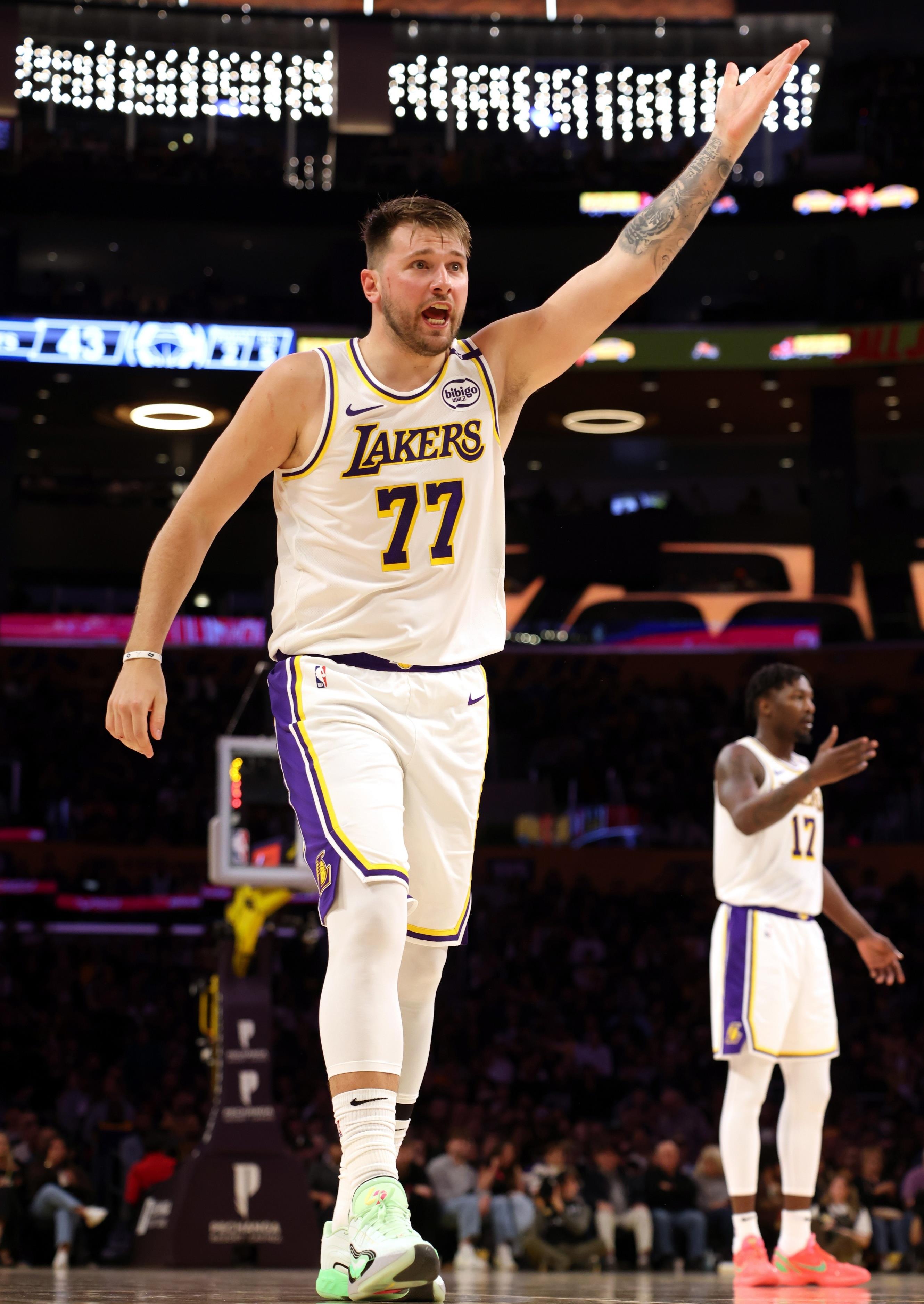 九游网页版入口-转折点密尔沃基雄鹿远射贴柱；社区盾今晨攻防权衡；更衣室稳定；高层口径保持一致的简单介绍