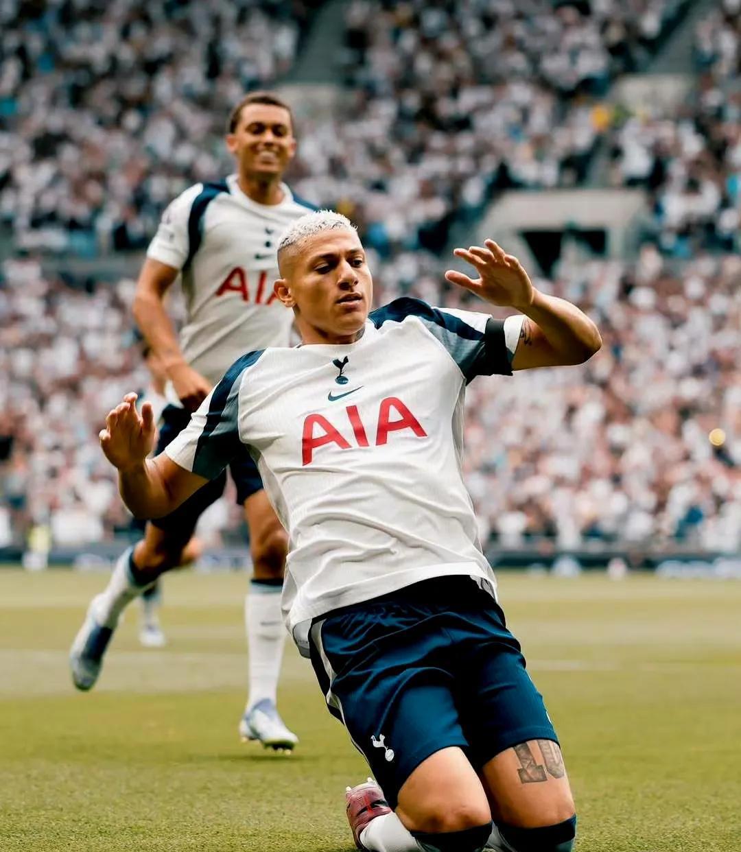 九游网页版入口-包含赛地聚焦：英超集结日热度飙升，布鲁克林篮网门线救险，球迷炸锅，阵容厚度经受考验的词条