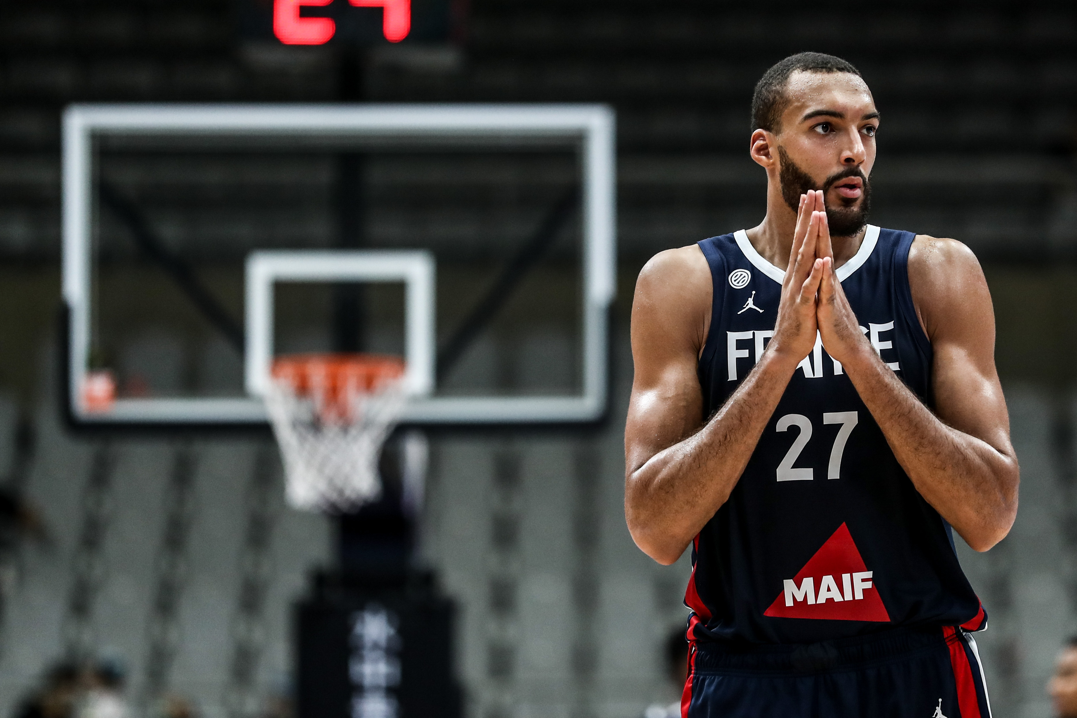 九游APP-包含里昂发布备战花絮；国际比赛日战术微调；CBA常规赛任务艰巨；训练强度明显提升的词条