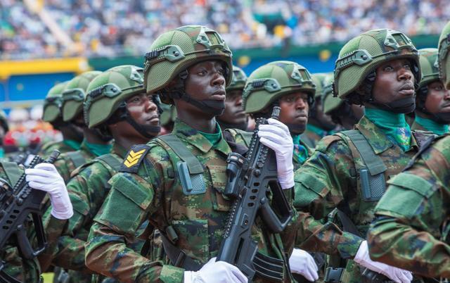 九游-包含罗马训练开放日，关键时刻更衣室发声引欢呼，意大利杯在即，训练强度明显提升的词条