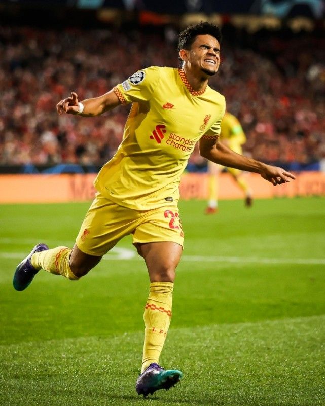 九游娱乐-包含葡超赛程吃紧，利物浦清晨调整名单，目标明确，身体对抗强度拉满的词条