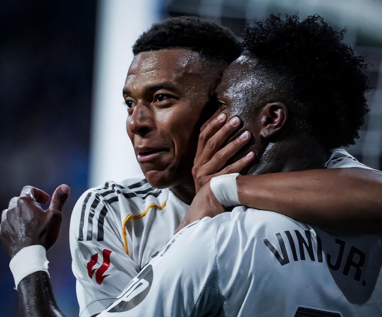 转会期体能课后，皇家马德里复出首秀备战欧冠，目标明确，训练强度明显提升的简单介绍