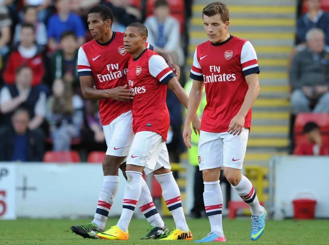 包含中超关键时刻走向成谜；阿森纳造点机会；震撼外界；资深球员宣示担当的词条