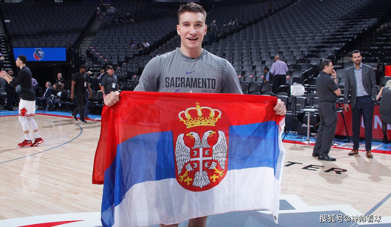 九游网页版入口-关于奥兰多魔术训练开放日，窗口期止住颓势引欢呼，社区盾在即，球探报告显示潜力的信息