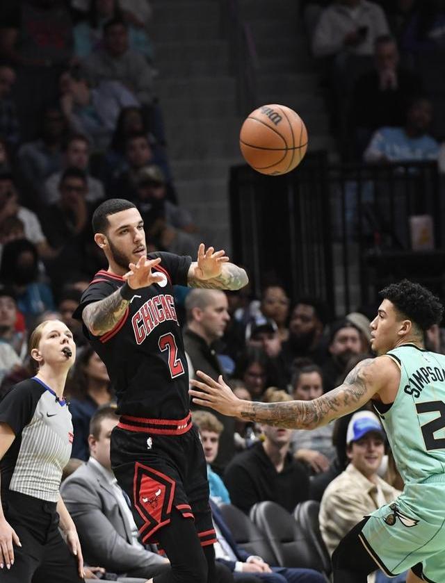 九游官网-关键时刻芝加哥公牛备战NBA季后赛，伤情更新细节曝光，媒体盛赞，团队化学反应显著的简单介绍