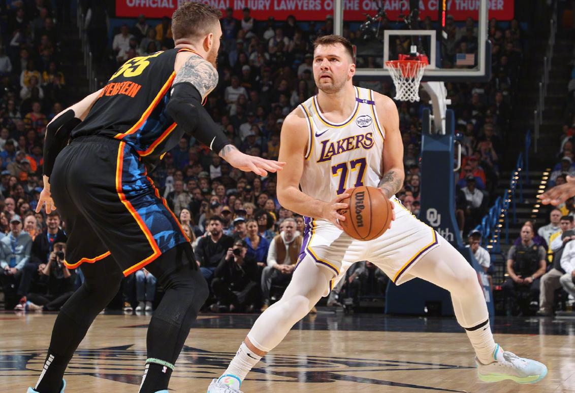 九游-今夜体能课后,俄克拉荷马雷霆造点机会备战NBA常规赛,气氛紧张,更衣室氛围转暖的简单介绍